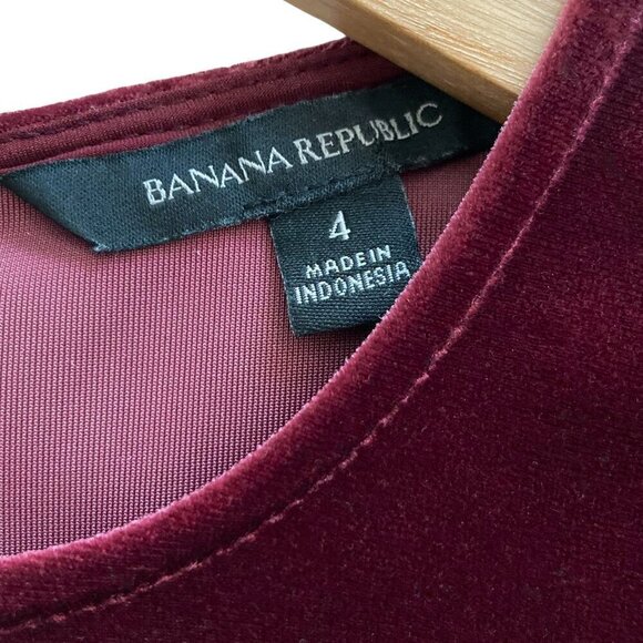 BANANA REPUBLIC Long Sleeve Stretch Velvet Twist Midi Dress in Wine Burgundy - Picture 4 of 11